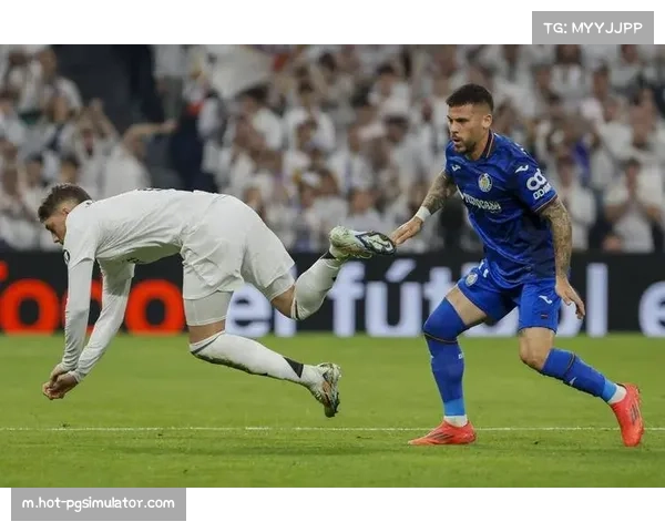 皇马惊险取胜后球员激动致谢亚马尔 更衣室内连声感谢成热议焦点 皇马惊险取胜后球员激动致谢亚马尔 更衣室内连声感谢成热议焦点